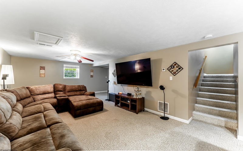 1148 Grandview Drive, Fairmont, West Virginia 26554, 3 Bedrooms Bedrooms, 7 Rooms Rooms,3 BathroomsBathrooms,Single Family Detached,For Sale,Grandview,10164753