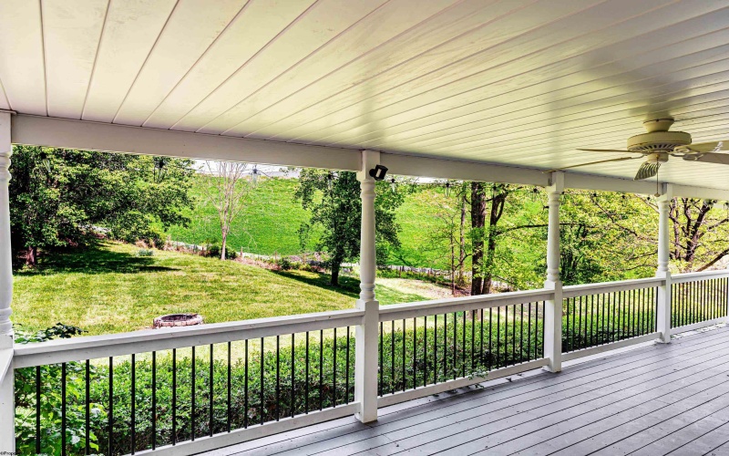 1148 Grandview Drive, Fairmont, West Virginia 26554, 3 Bedrooms Bedrooms, 7 Rooms Rooms,3 BathroomsBathrooms,Single Family Detached,For Sale,Grandview,10164753