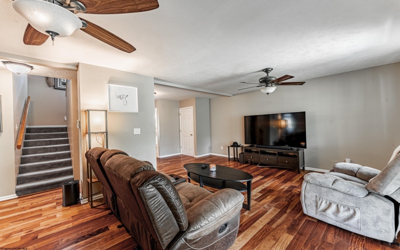 1148 Grandview Drive, Fairmont, West Virginia 26554, 3 Bedrooms Bedrooms, 7 Rooms Rooms,3 BathroomsBathrooms,Single Family Detached,For Sale,Grandview,10164753
