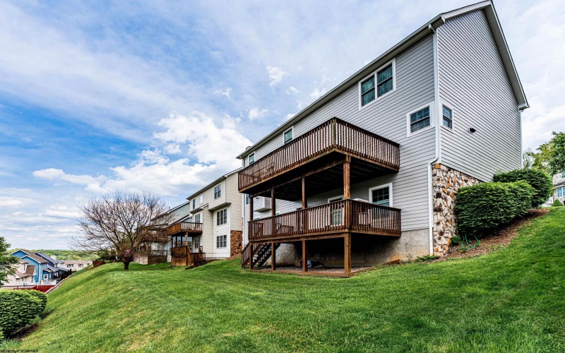 184 Donna Avenue, Morgantown, West Virginia 26505, 3 Bedrooms Bedrooms, 7 Rooms Rooms,2 BathroomsBathrooms,Single Family Detached,For Sale,Donna,10164751