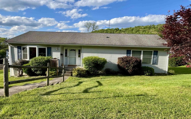 120 Bridge Street, Monongah, West Virginia 26554, 2 Bedrooms Bedrooms, 7 Rooms Rooms,2 BathroomsBathrooms,Single Family Detached,For Sale,Bridge,10164750