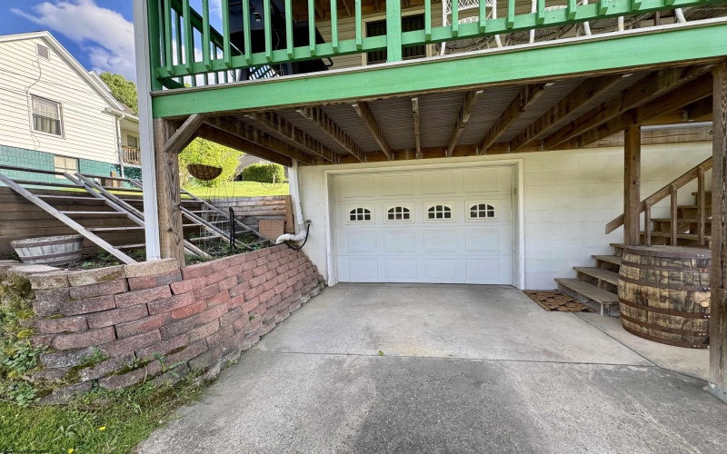 120 Bridge Street, Monongah, West Virginia 26554, 2 Bedrooms Bedrooms, 7 Rooms Rooms,2 BathroomsBathrooms,Single Family Detached,For Sale,Bridge,10164750