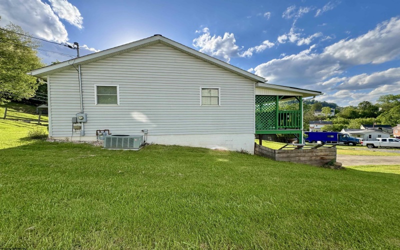 120 Bridge Street, Monongah, West Virginia 26554, 2 Bedrooms Bedrooms, 7 Rooms Rooms,2 BathroomsBathrooms,Single Family Detached,For Sale,Bridge,10164750