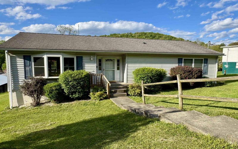 120 Bridge Street, Monongah, West Virginia 26554, 2 Bedrooms Bedrooms, 7 Rooms Rooms,2 BathroomsBathrooms,Single Family Detached,For Sale,Bridge,10164750