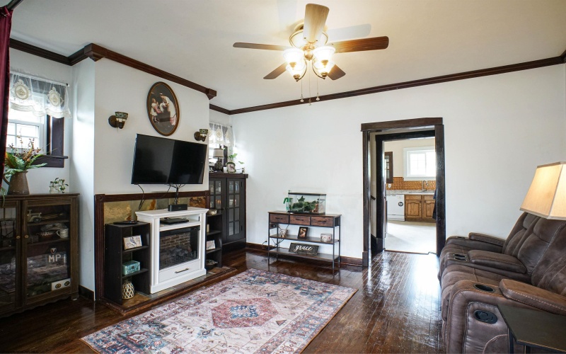 515 Pittsburgh Avenue, Fairmont, West Virginia 26554, 3 Bedrooms Bedrooms, 10 Rooms Rooms,2 BathroomsBathrooms,Single Family Detached,For Sale,Pittsburgh,10164747