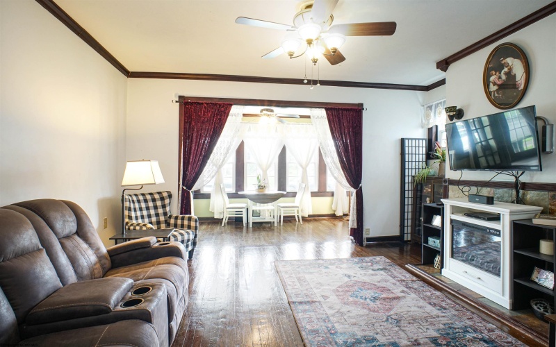 515 Pittsburgh Avenue, Fairmont, West Virginia 26554, 3 Bedrooms Bedrooms, 10 Rooms Rooms,2 BathroomsBathrooms,Single Family Detached,For Sale,Pittsburgh,10164747