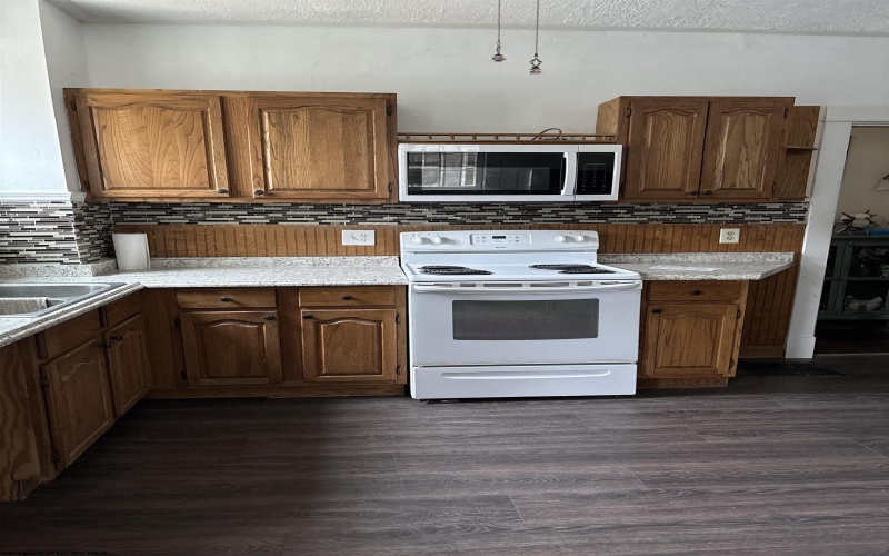 515 Pittsburgh Avenue, Fairmont, West Virginia 26554, 3 Bedrooms Bedrooms, 10 Rooms Rooms,2 BathroomsBathrooms,Single Family Detached,For Sale,Pittsburgh,10164747