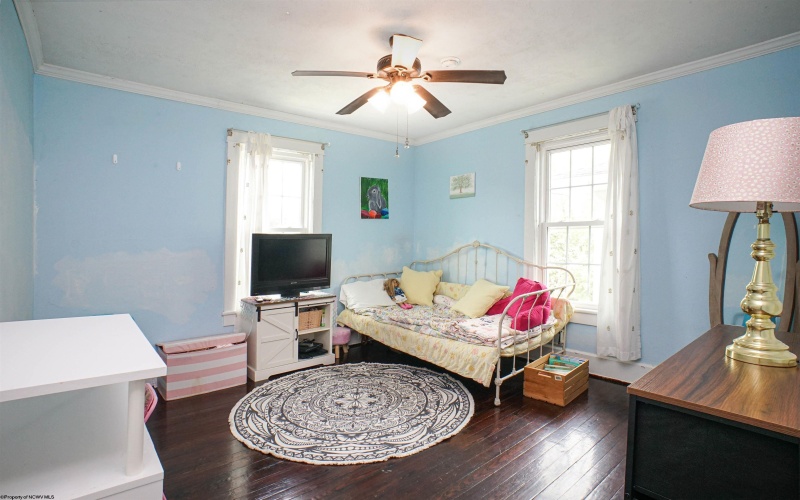 515 Pittsburgh Avenue, Fairmont, West Virginia 26554, 3 Bedrooms Bedrooms, 10 Rooms Rooms,2 BathroomsBathrooms,Single Family Detached,For Sale,Pittsburgh,10164747