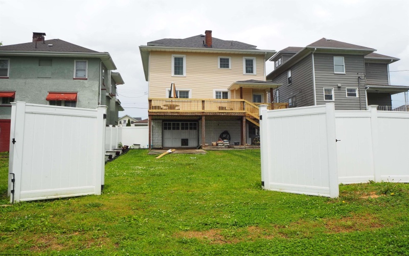 515 Pittsburgh Avenue, Fairmont, West Virginia 26554, 3 Bedrooms Bedrooms, 10 Rooms Rooms,2 BathroomsBathrooms,Single Family Detached,For Sale,Pittsburgh,10164747