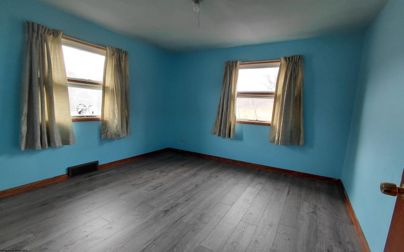 32 Circle Drive, Mount Clare, West Virginia 26408, 3 Bedrooms Bedrooms, 5 Rooms Rooms,1 BathroomBathrooms,Single Family Detached,For Sale,Circle,10163476