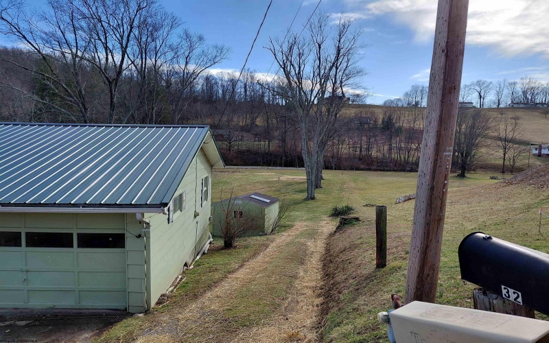 32 Circle Drive, Mount Clare, West Virginia 26408, 3 Bedrooms Bedrooms, 5 Rooms Rooms,1 BathroomBathrooms,Single Family Detached,For Sale,Circle,10163476