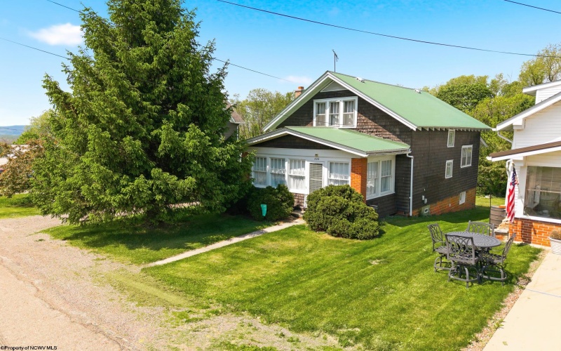 822 Main Street, Addison, Pennsylvania 15411, 2 Bedrooms Bedrooms, 5 Rooms Rooms,1 BathroomBathrooms,Single Family Detached,For Sale,Main,10164765