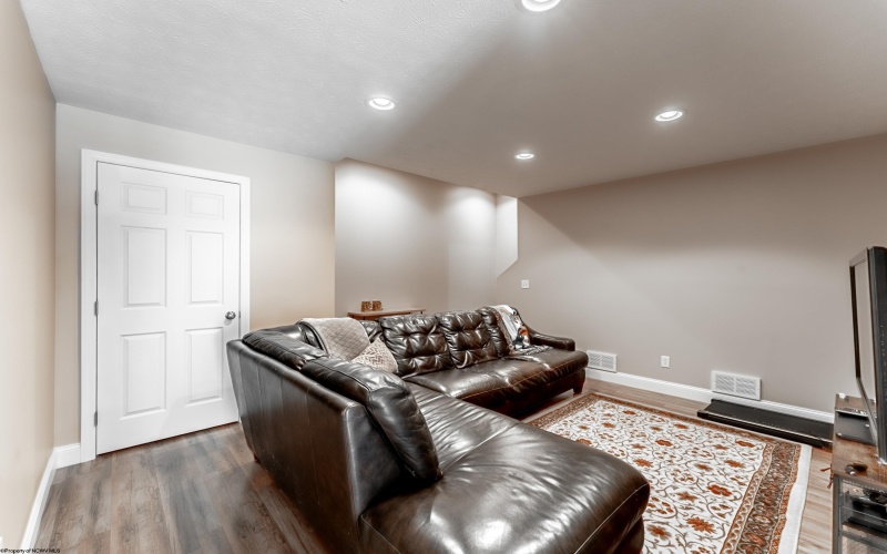 6 Palmetto Drive, Morgantown, West Virginia 26508, 3 Bedrooms Bedrooms, 7 Rooms Rooms,4 BathroomsBathrooms,Residential Rentals,For Rent,Palmetto,10164789