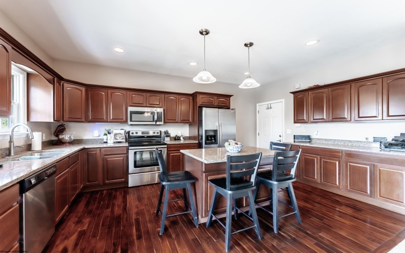 6 Palmetto Drive, Morgantown, West Virginia 26508, 3 Bedrooms Bedrooms, 7 Rooms Rooms,4 BathroomsBathrooms,Residential Rentals,For Rent,Palmetto,10164789