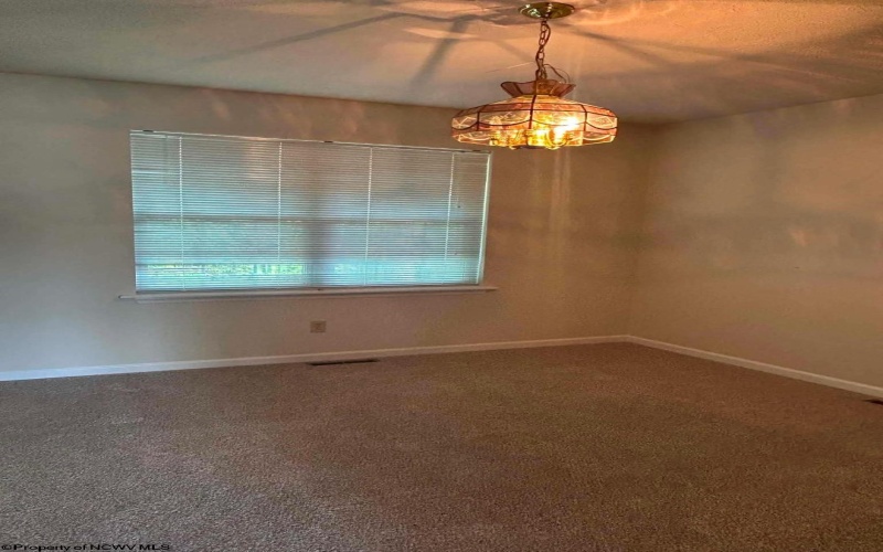 1002 Sherwood Circle, Bridgeport, West Virginia 26330, 4 Bedrooms Bedrooms, 7 Rooms Rooms,3 BathroomsBathrooms,Single Family Detached,For Sale,Sherwood,10164767