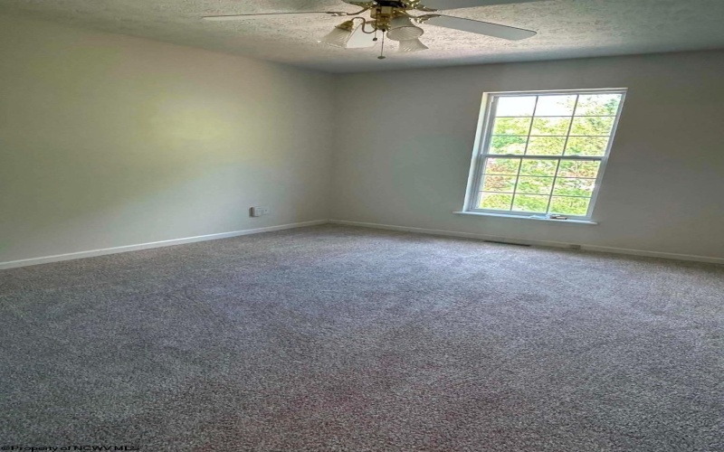 1002 Sherwood Circle, Bridgeport, West Virginia 26330, 4 Bedrooms Bedrooms, 7 Rooms Rooms,3 BathroomsBathrooms,Single Family Detached,For Sale,Sherwood,10164767