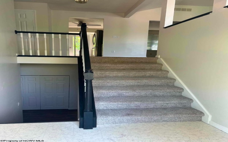 1002 Sherwood Circle, Bridgeport, West Virginia 26330, 4 Bedrooms Bedrooms, 7 Rooms Rooms,3 BathroomsBathrooms,Single Family Detached,For Sale,Sherwood,10164767