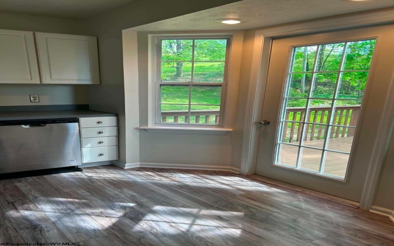 1002 Sherwood Circle, Bridgeport, West Virginia 26330, 4 Bedrooms Bedrooms, 7 Rooms Rooms,3 BathroomsBathrooms,Single Family Detached,For Sale,Sherwood,10164767