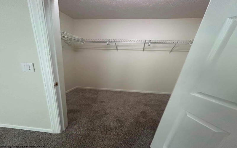 1002 Sherwood Circle, Bridgeport, West Virginia 26330, 4 Bedrooms Bedrooms, 7 Rooms Rooms,3 BathroomsBathrooms,Single Family Detached,For Sale,Sherwood,10164767