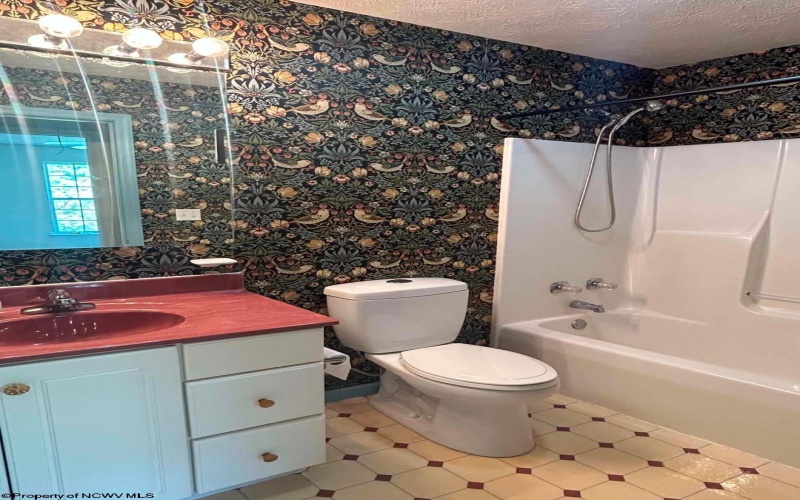 1002 Sherwood Circle, Bridgeport, West Virginia 26330, 4 Bedrooms Bedrooms, 7 Rooms Rooms,3 BathroomsBathrooms,Single Family Detached,For Sale,Sherwood,10164767