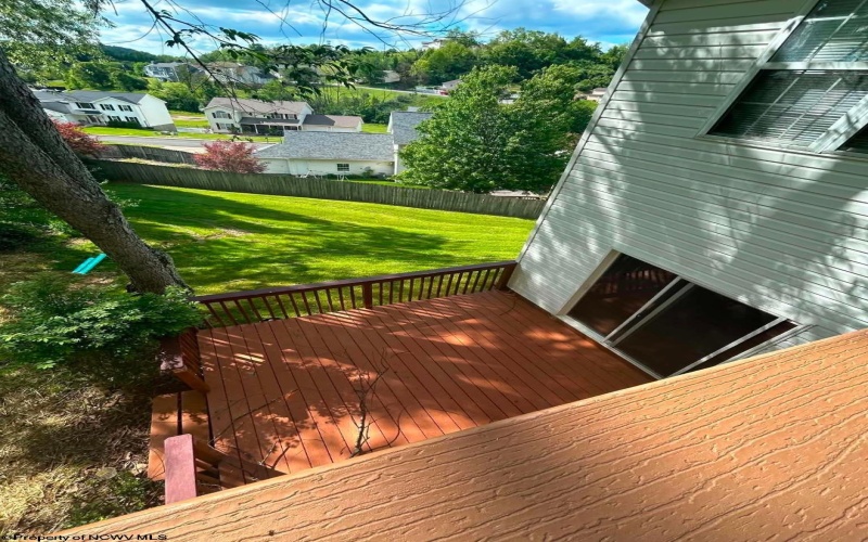 1002 Sherwood Circle, Bridgeport, West Virginia 26330, 4 Bedrooms Bedrooms, 7 Rooms Rooms,3 BathroomsBathrooms,Single Family Detached,For Sale,Sherwood,10164767