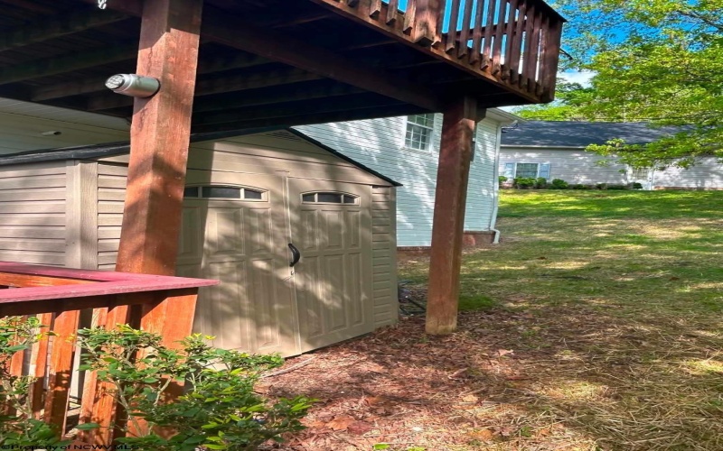 1002 Sherwood Circle, Bridgeport, West Virginia 26330, 4 Bedrooms Bedrooms, 7 Rooms Rooms,3 BathroomsBathrooms,Single Family Detached,For Sale,Sherwood,10164767