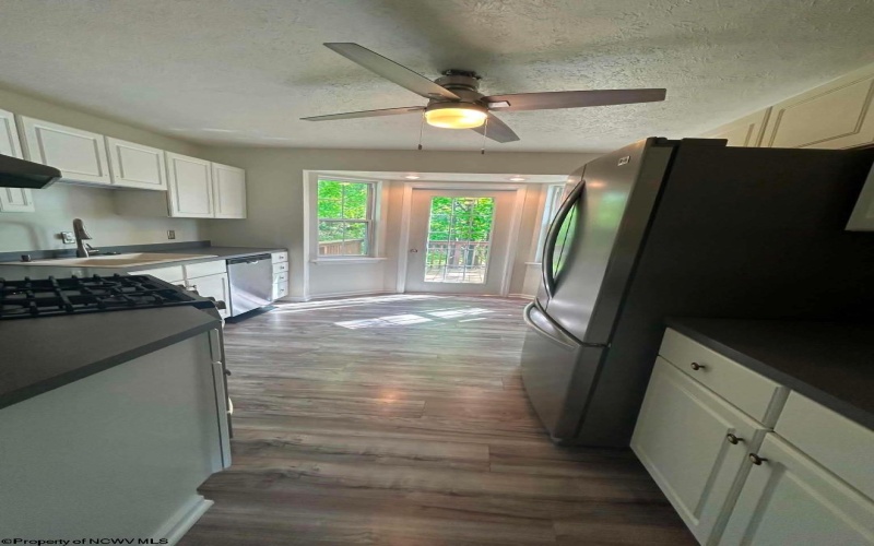 1002 Sherwood Circle, Bridgeport, West Virginia 26330, 4 Bedrooms Bedrooms, 7 Rooms Rooms,3 BathroomsBathrooms,Single Family Detached,For Sale,Sherwood,10164767