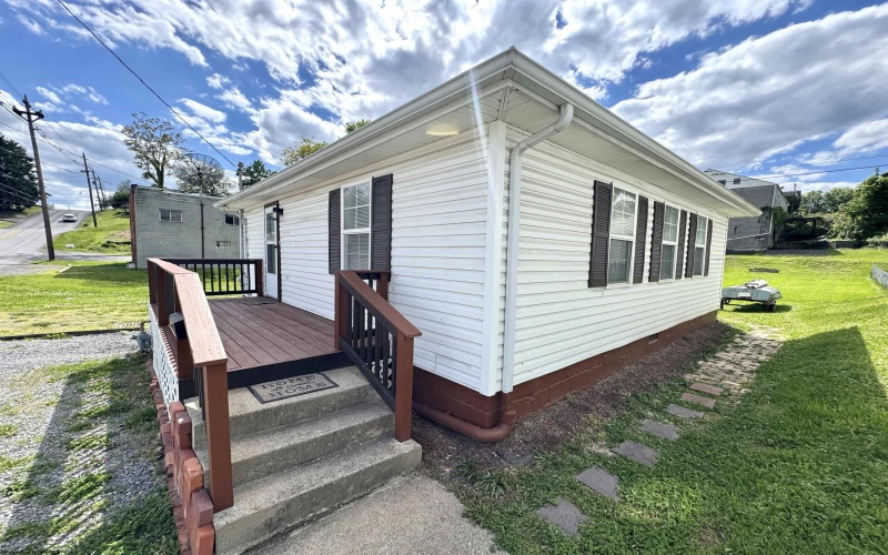 617 Virginia Avenue, Fairmont, West Virginia 26554, 3 Bedrooms Bedrooms, 6 Rooms Rooms,1 BathroomBathrooms,Single Family Detached,For Sale,Virginia,10164779