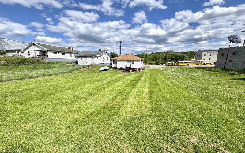 617 Virginia Avenue, Fairmont, West Virginia 26554, 3 Bedrooms Bedrooms, 6 Rooms Rooms,1 BathroomBathrooms,Single Family Detached,For Sale,Virginia,10164779