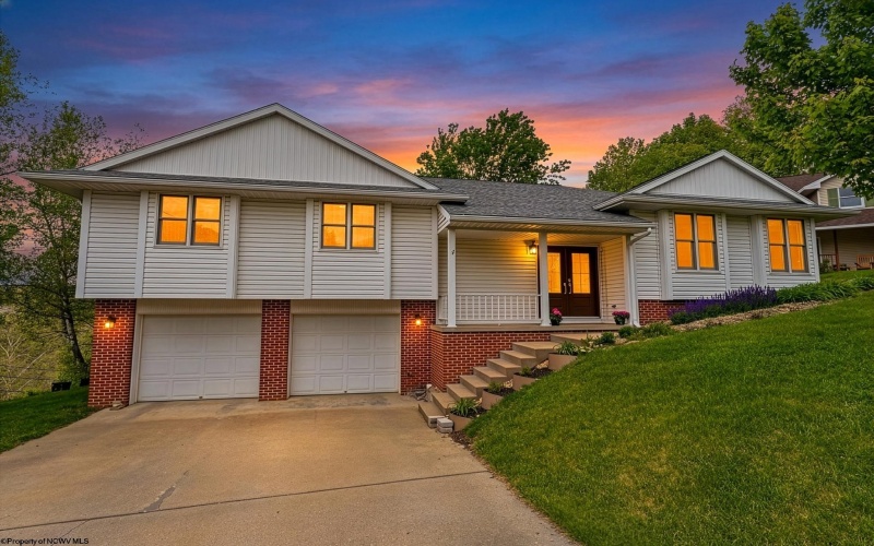 911 Richard Place, Morgantown, West Virginia 26505, 3 Bedrooms Bedrooms, 12 Rooms Rooms,3 BathroomsBathrooms,Single Family Detached,For Sale,Richard,10164799