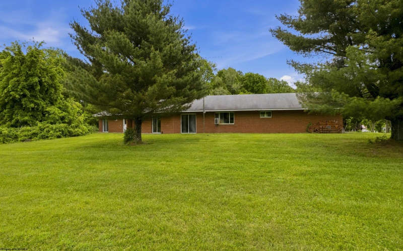 144 Sunset Drive, Grafton, West Virginia 26354, 5 Bedrooms Bedrooms, 10 Rooms Rooms,2 BathroomsBathrooms,Single Family Detached,For Sale,Sunset,10164796
