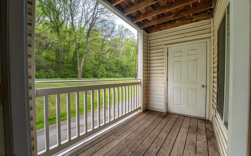 7205 University Commons Drive, Morgantown, West Virginia 26505, 4 Bedrooms Bedrooms, 6 Rooms Rooms,4 BathroomsBathrooms,Single Family Attached,For Sale,University Commons,10164794