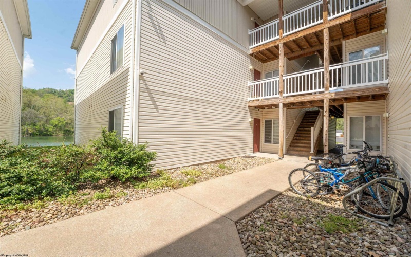 7205 University Commons Drive, Morgantown, West Virginia 26505, 4 Bedrooms Bedrooms, 6 Rooms Rooms,4 BathroomsBathrooms,Single Family Attached,For Sale,University Commons,10164794