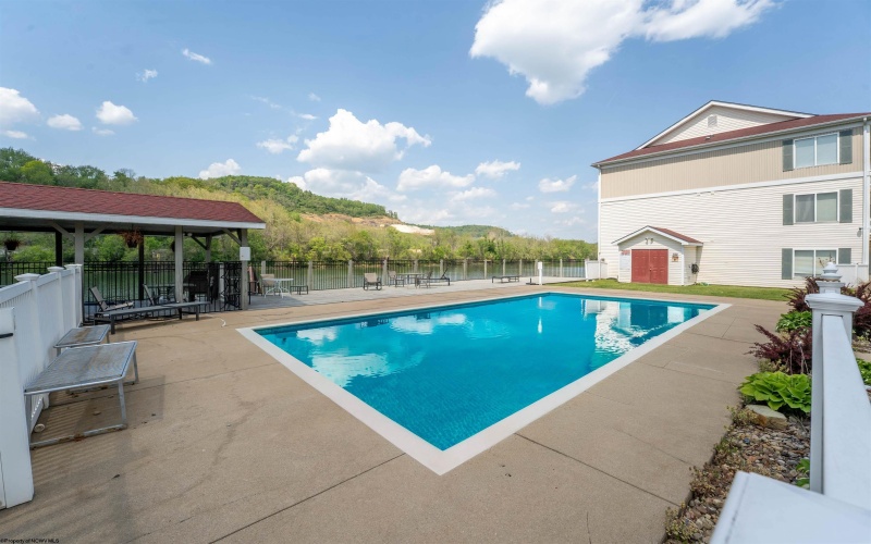7205 University Commons Drive, Morgantown, West Virginia 26505, 4 Bedrooms Bedrooms, 6 Rooms Rooms,4 BathroomsBathrooms,Single Family Attached,For Sale,University Commons,10164794