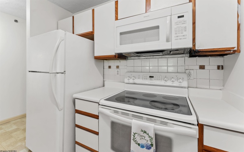 7205 University Commons Drive, Morgantown, West Virginia 26505, 4 Bedrooms Bedrooms, 6 Rooms Rooms,4 BathroomsBathrooms,Single Family Attached,For Sale,University Commons,10164794
