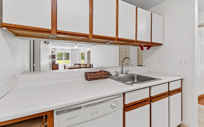 7205 University Commons Drive, Morgantown, West Virginia 26505, 4 Bedrooms Bedrooms, 6 Rooms Rooms,4 BathroomsBathrooms,Single Family Attached,For Sale,University Commons,10164794