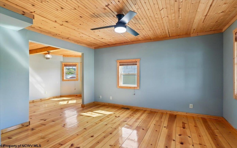 240 Kent Avenue, Davis, West Virginia 26260, 3 Bedrooms Bedrooms, 8 Rooms Rooms,1 BathroomBathrooms,Single Family Detached,For Sale,Kent,10164823
