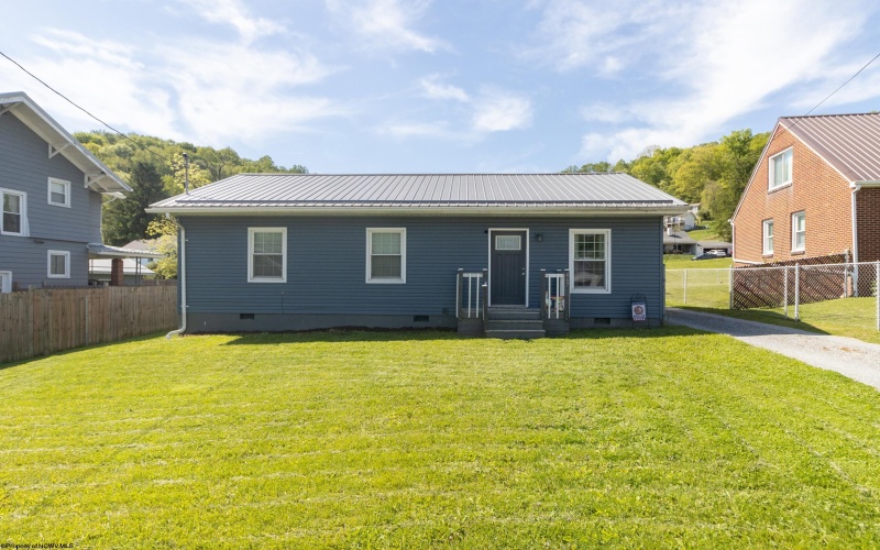 467 Victory Avenue, Grafton, West Virginia 26354, 3 Bedrooms Bedrooms, 7 Rooms Rooms,1 BathroomBathrooms,Single Family Detached,For Sale,Victory,10164822