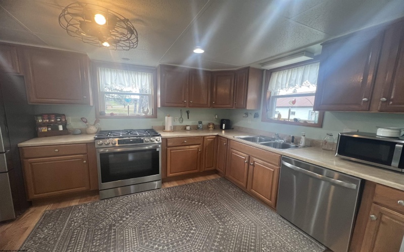 275 S Road, Arthurdale, West Virginia 26520, 3 Bedrooms Bedrooms, 8 Rooms Rooms,2 BathroomsBathrooms,Single Family Detached,For Sale,S,10163680