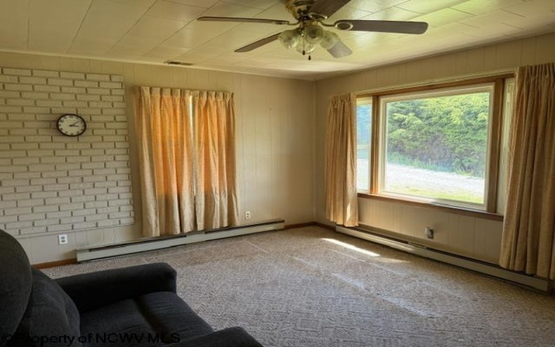 88 Curtis Lane, Belington, West Virginia 26250, 3 Bedrooms Bedrooms, 5 Rooms Rooms,1 BathroomBathrooms,Single Family Detached,For Sale,Curtis,10164800