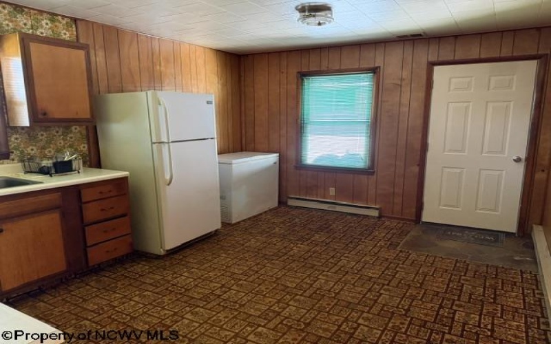 88 Curtis Lane, Belington, West Virginia 26250, 3 Bedrooms Bedrooms, 5 Rooms Rooms,1 BathroomBathrooms,Single Family Detached,For Sale,Curtis,10164800