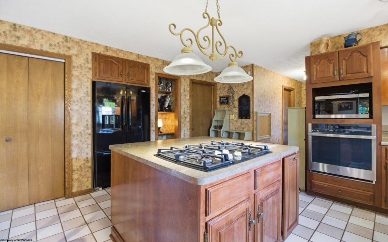 108 Hillview Lane, Buckhannon, West Virginia 26201, 4 Bedrooms Bedrooms, 13 Rooms Rooms,3 BathroomsBathrooms,Single Family Detached,For Sale,Hillview,10164819