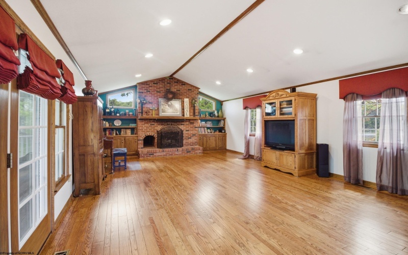 108 Hillview Lane, Buckhannon, West Virginia 26201, 4 Bedrooms Bedrooms, 13 Rooms Rooms,3 BathroomsBathrooms,Single Family Detached,For Sale,Hillview,10164819