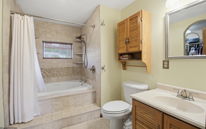 108 Hillview Lane, Buckhannon, West Virginia 26201, 4 Bedrooms Bedrooms, 13 Rooms Rooms,3 BathroomsBathrooms,Single Family Detached,For Sale,Hillview,10164819