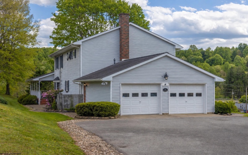 108 Hillview Lane, Buckhannon, West Virginia 26201, 4 Bedrooms Bedrooms, 13 Rooms Rooms,3 BathroomsBathrooms,Single Family Detached,For Sale,Hillview,10164819