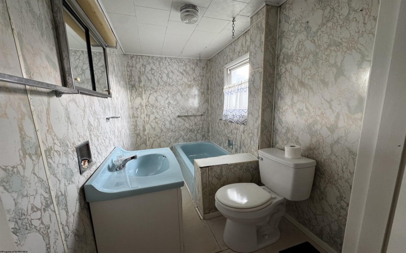 172 Hundley Street, Masontown, West Virginia 26542, 3 Bedrooms Bedrooms, 7 Rooms Rooms,1 BathroomBathrooms,Single Family Detached,For Sale,Hundley,10164816