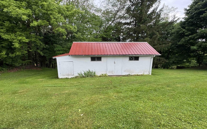 172 Hundley Street, Masontown, West Virginia 26542, 3 Bedrooms Bedrooms, 7 Rooms Rooms,1 BathroomBathrooms,Single Family Detached,For Sale,Hundley,10164816