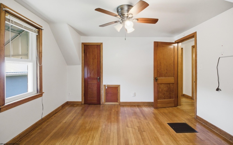 60 Bassel Addition Road, Clarksburg, West Virginia 26301, 2 Bedrooms Bedrooms, 5 Rooms Rooms,1 BathroomBathrooms,Single Family Detached,For Sale,Bassel Addition,10164806