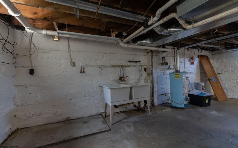 60 Bassel Addition Road, Clarksburg, West Virginia 26301, 2 Bedrooms Bedrooms, 5 Rooms Rooms,1 BathroomBathrooms,Single Family Detached,For Sale,Bassel Addition,10164806