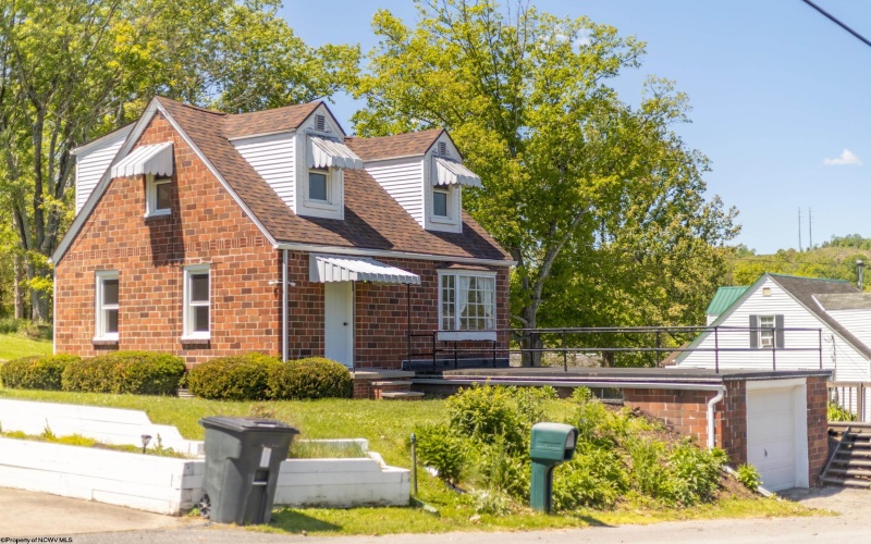 60 Bassel Addition Road, Clarksburg, West Virginia 26301, 2 Bedrooms Bedrooms, 5 Rooms Rooms,1 BathroomBathrooms,Single Family Detached,For Sale,Bassel Addition,10164806